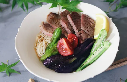厚切り牛たんのぶっかけそうめん